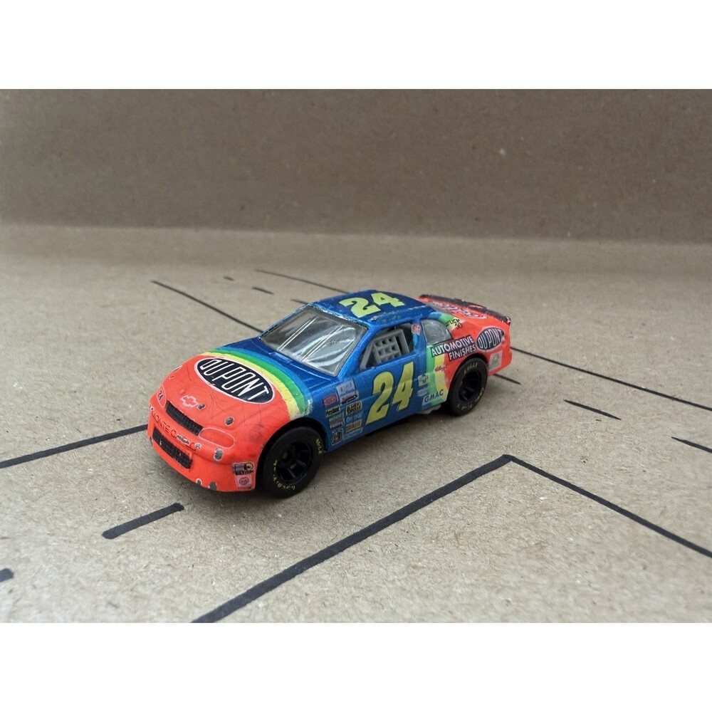 1998 Winner's Circle Jeff Gordon #24 DuPont Monte Carlo 1:64 Scale Diecast Loose